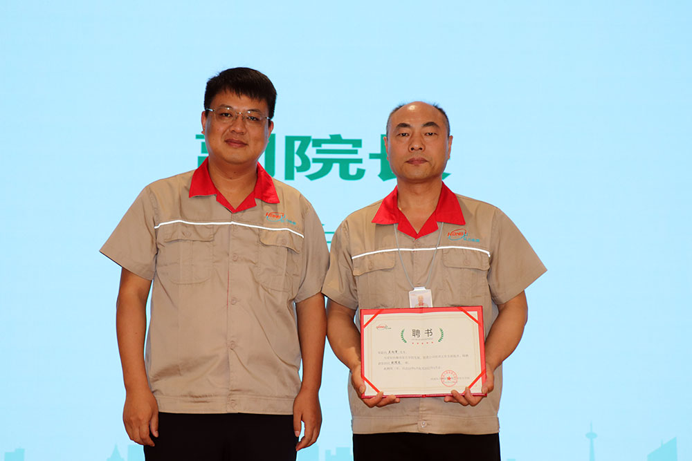 1735011413288281